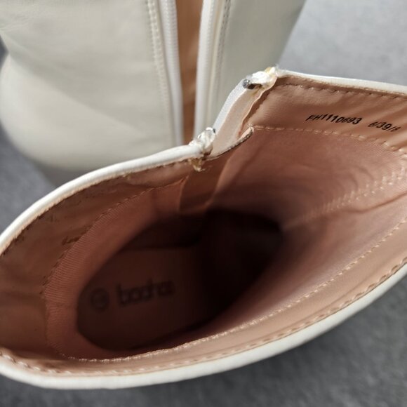 Boohoo Ivory Leather Bootie Block Heel Pointed Toe Size 8 - Picture 6 of 10